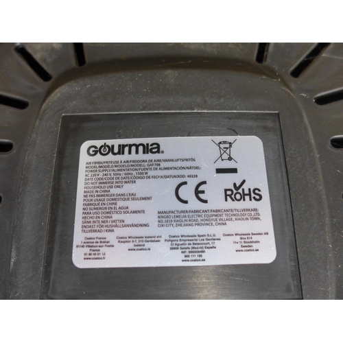 6193 - Two Gourmia 7Qt air fryers - this lot requires a UK adapters *This lot is subject to VAT