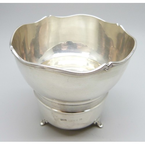 7238A - A silver bowl, Brook & Son, Edinburgh, Birmingham 1914, 79g