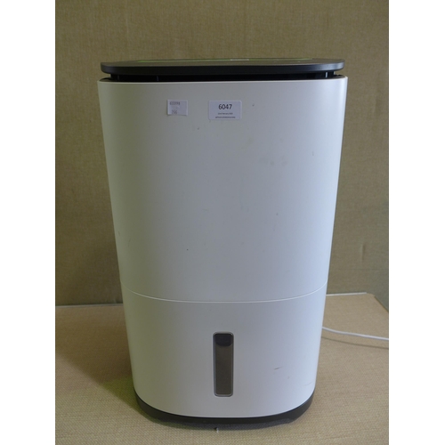 6047 - Meaco 18L dehumidifier,  Original RRP £199.99 + VAT (352-266) *This lot is subject to VAT