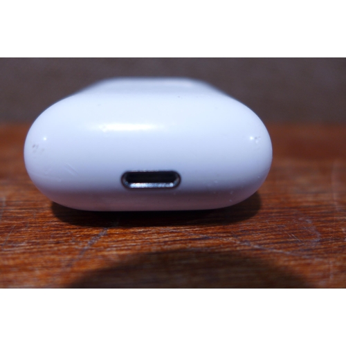 6084 - Apple AirPods with charging case (2nd generation) model no: mv7n2zm/a, Original RRP £99.99 + VAT (35... 