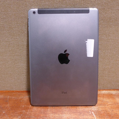 6102 - Apple Ipad Air 16gb (model: MD791B/B) (480-736) *This lot is subject to VAT