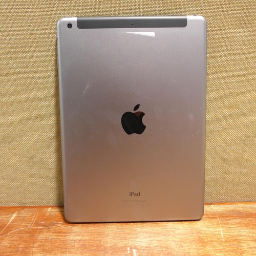 6110 - Apple Ipad Air 16gb (model: MD791B/B) (480-744)  *This lot is subject to VAT