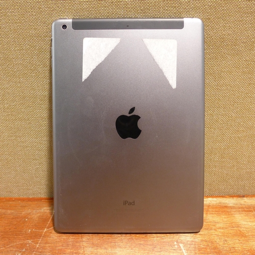 6114 - Apple Ipad Air 16gb (model: MD791B/B) (480-748)  *This lot is subject to VAT