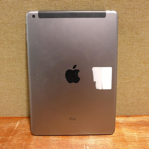 6118 - Apple Ipad Air 16gb (model: MD791B/B) (480-752)  *This lot is subject to VAT