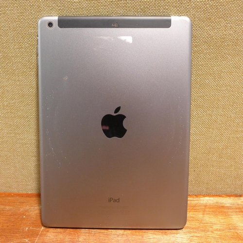 6119 - Apple Ipad Air 16gb (model: MD791B/B) (480-753)  *This lot is subject to VAT