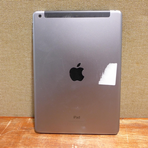 6124 - Apple Ipad Air 16gb (model: MD791B/B) (480-758)  *This lot is subject to VAT