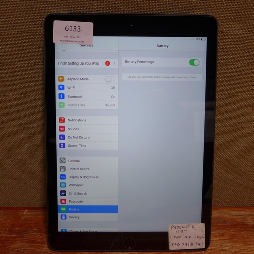 6133 - Apple Ipad Air 16gb (model: MD791B/B) (480-767)  *This lot is subject to VAT