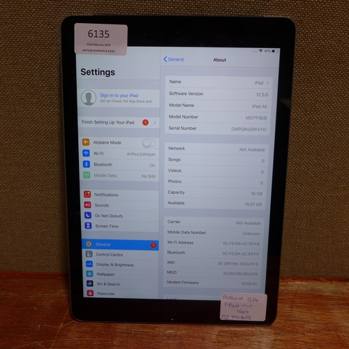 6135 - Apple Ipad Air 16gb (model: MD791B/B) (480-769)  *This lot is subject to VAT