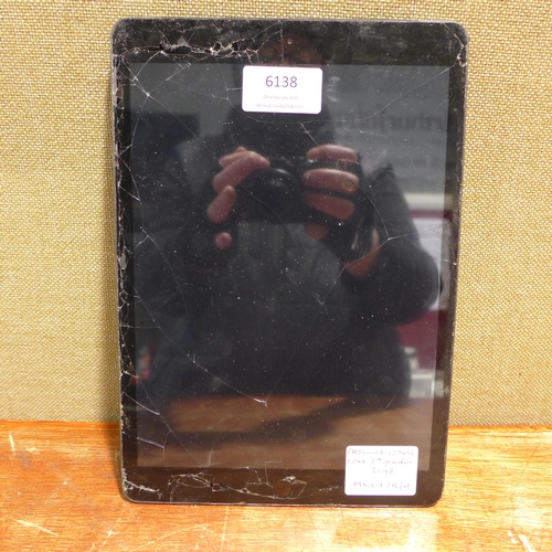 6138 - Apple Ipads x 2 DAMAGED (480-772)  *This lot is subject to VAT