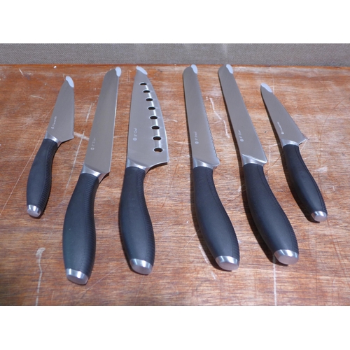 6152 - Circulon 6 piece knife block (352-133) *This lot is subject to VAT