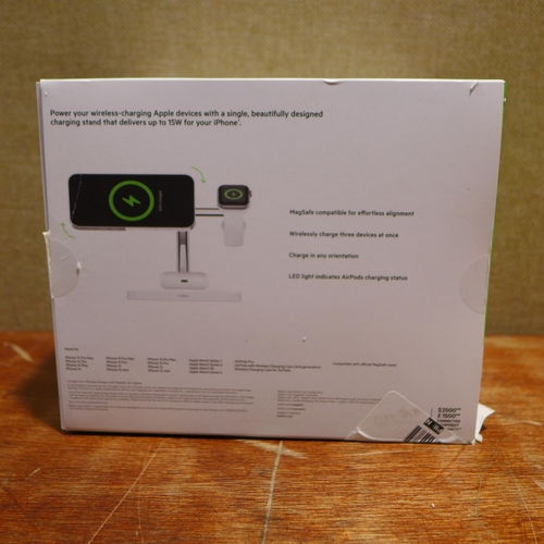 6153 - Belkin 3-in-1 15W white wireless charging station  (352-408) *This lot is subject to VAT