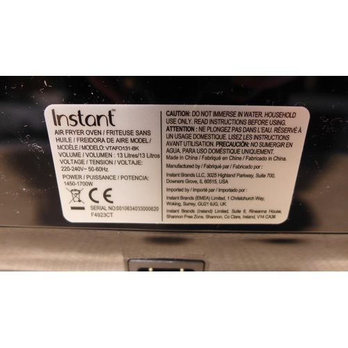 6221 - Instant Pot air fry oven (352-22) *This lot is subject to VAT