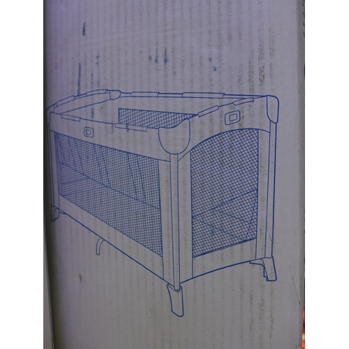 6244 - Feit shoplight and a Graco contour travel cot (352-509, 513) *This lot is subject to VAT