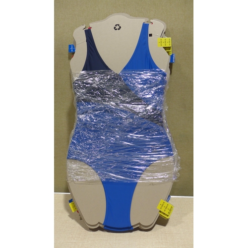 6375 - Reebok womens swimsuits x 10, various colours and sizes, majority with tags *This lot is subject to ... 