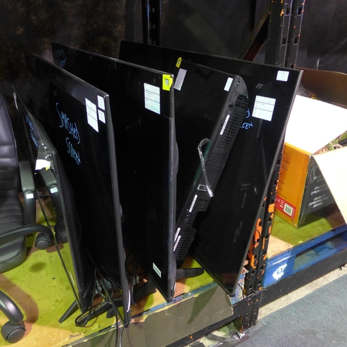 6384 - Quantity of broken/damaged Hisense televisions  (354-4,7,9,21) *This lot is subject to VAT