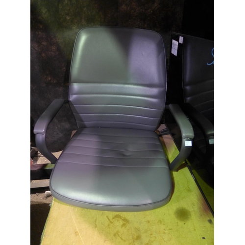 6385 - Modern task grey chair  (352-159) *This lot is subject to VAT