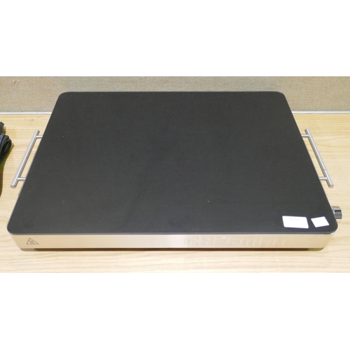 6251 - Chefman XL warming tray (352-376) *This lot is subject to VAT