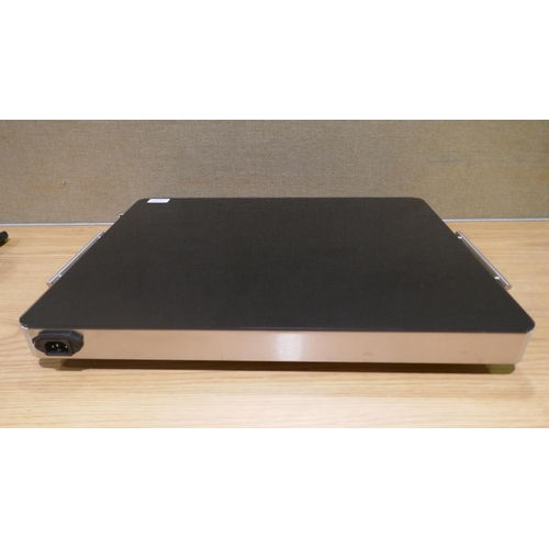 6254 - Chefman XL warming tray ( 352-811)  * This lot is subject to VAT