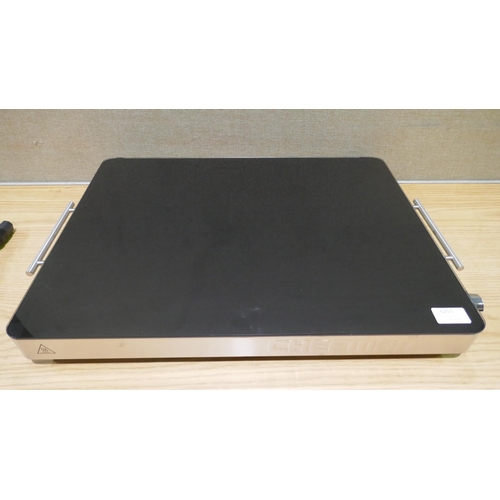 6255 - Chefman XL warming tray ( 352-812)  * This lot is subject to VAT