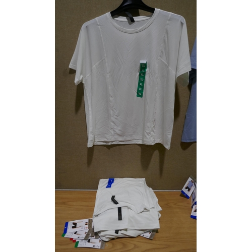 6280 - Mondetta womens T-shirts x 20, various sizes and colours, majority with tags *This lot is subject to... 