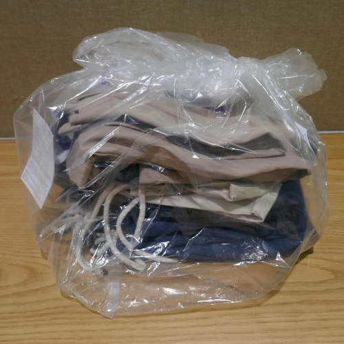 6294 - Chaps/Kirkland mens shorts x 10, various sizes and colours, majority with tags *This lot is subject ... 