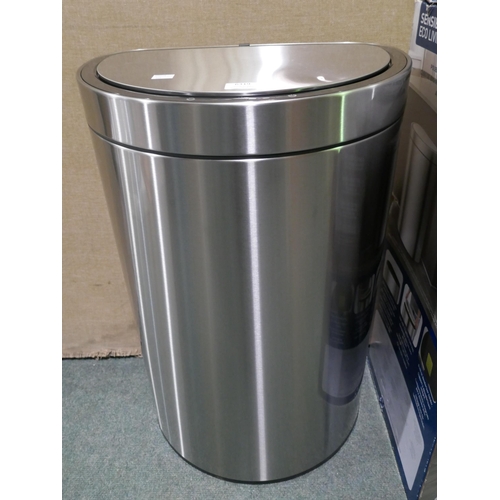 6319 - 47L Eko semi round bin   (352-369) *This lot is subject to VAT