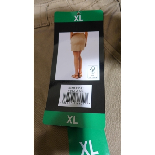 6347 - Briggs womens skorts x 10, various sizes, majority with tags *This lot is subject to VAT