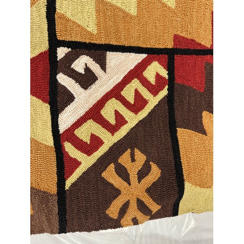 3257A - A handmade full pile Indian contemporary rug 140cm x 200cm