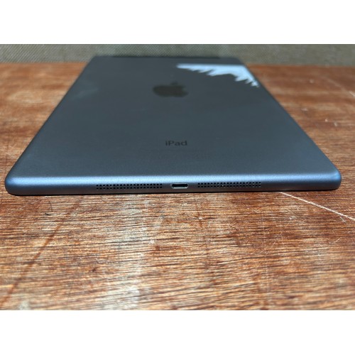 6131 - Apple Ipad Air 16gb (model: MD791B/B) (480-765)  *This lot is subject to VAT