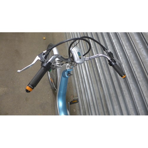 5115 - A front suspension 36V electric bike with step through frame, sold with battery, key and charger