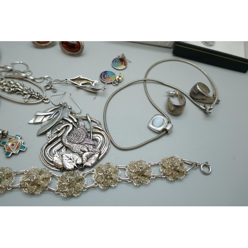 7198 - A collection of silver, white metal and plated jewellery including a Pandora ring and two Maureen An... 