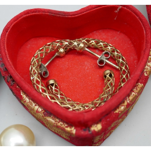 7208 - A collection of costume jewellery including bangles, a vesta case, a/f, necklaces, etc.