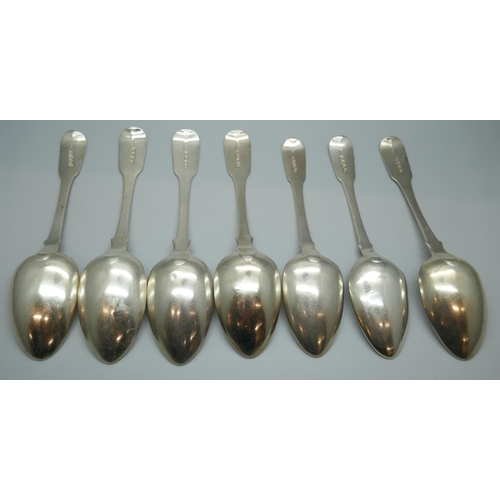 7316 - Seven silver spoons, London 1819 and 1820, 281g