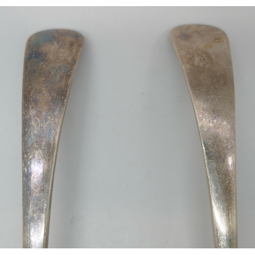 7318 - A pair of silver ladles, Josiah Williams & Co, London 1905, 162g