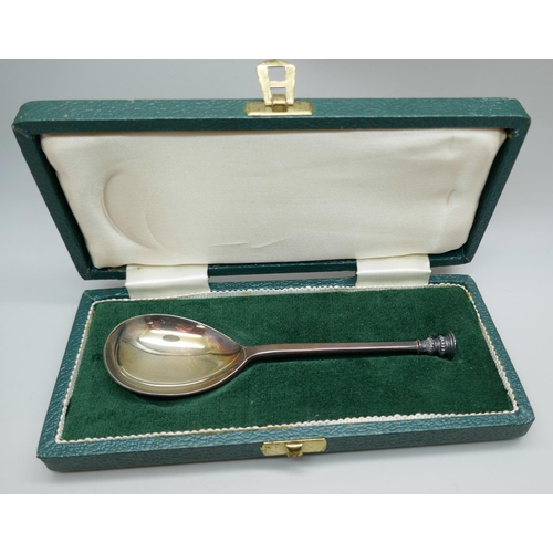 7340 - A silver spoon, London 1971, 31g, cased