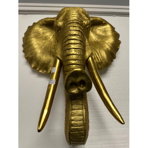 3059 - A large gold effect bust of an elephant