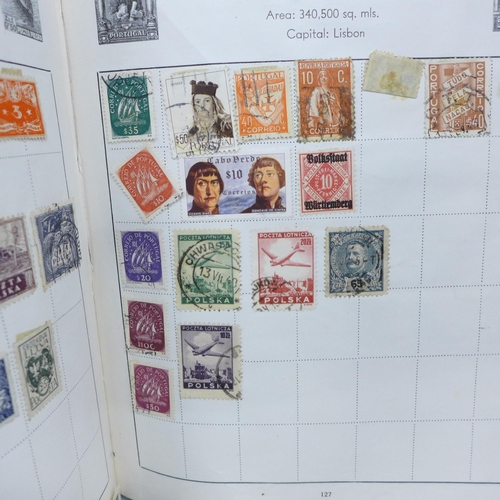 2068 - A large collection of stamps in albums and loose, also De Reszke Art treasures cigarette cards