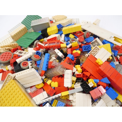 2169 - A box of loose 1960s Lego