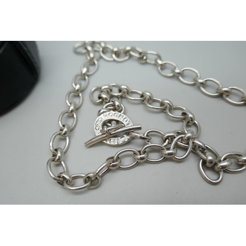 2231 - A silver Links of London necklace, fully hallmarked, and a Links desk clock