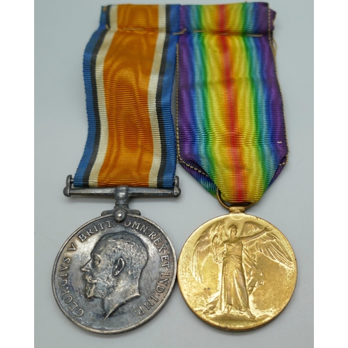 2236 - A pair of World War I medals to Pte. J.R. Lennard, 032170, AOC