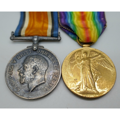 2236 - A pair of World War I medals to Pte. J.R. Lennard, 032170, AOC