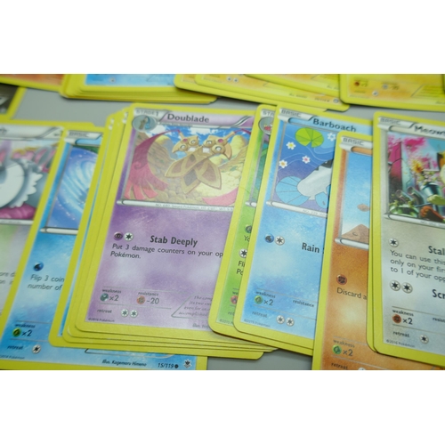 2256 - A collection of 86 vintage Pokémon cards