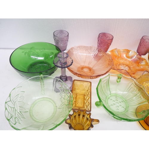 2286 - A collection of glassware, including carnival glass, amethyst glass, orange, pink and amber **PLEASE... 