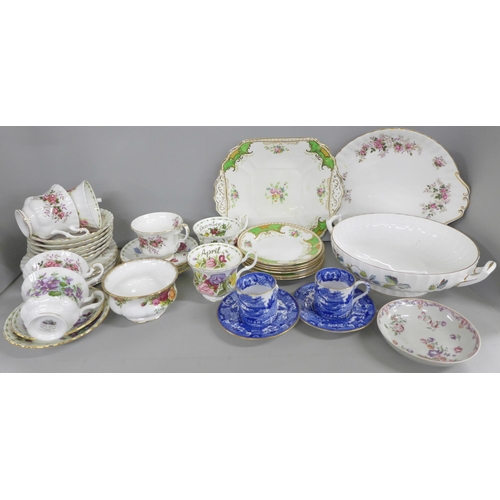 2330 - A mixed collection of china to include Royal Albert teacups Sweetpea, Lavender Rose, Christmas Rose,... 