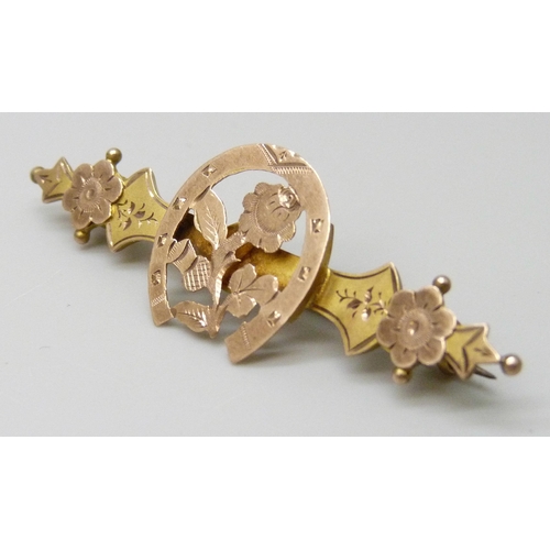 7042 - A Victorian 9ct gold bar brooch with horseshoe and floral design, metal pin, 1.7g, 4.5cm