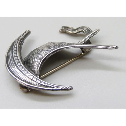 7107 - A Scandinavian silver brooch in the form of a viking ship by Norwegian designed Ivar T. Holth, 3.9g,... 