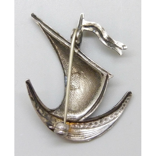 7107 - A Scandinavian silver brooch in the form of a viking ship by Norwegian designed Ivar T. Holth, 3.9g,... 