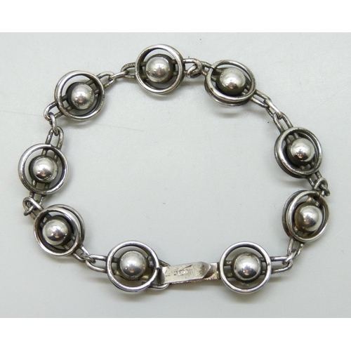 7122 - A .900 silver Modernist style bracelet, 22g, 22.5cm