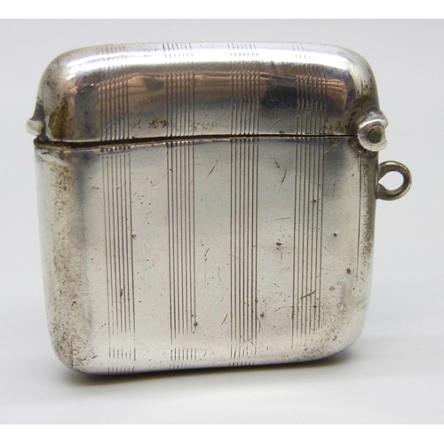 7131 - A  silver vesta case, Birmingham 1938, 22g