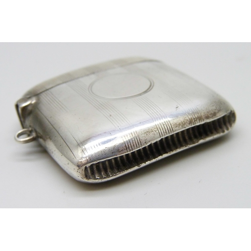 7131 - A  silver vesta case, Birmingham 1938, 22g